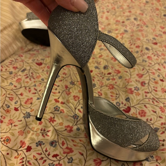 Stilettos - Picture 3 of 7